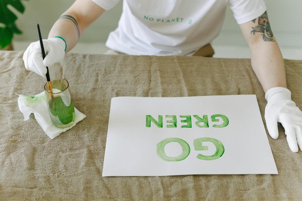 Améliorez votre concentration avec un punching ball de bureau